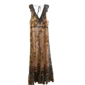 Sundance Elegant Floral Lace Maxi Dress in Black and Grey